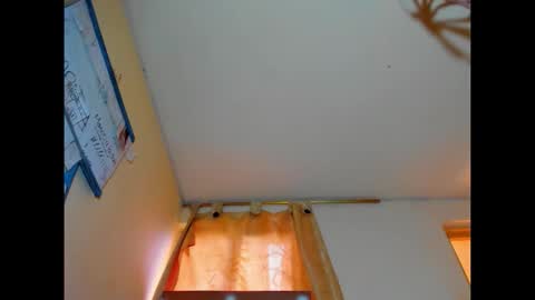 Snapshot of emmawuilian chatting on 09/21/25, 05:03 hi im emmalina welcome to your happy place online show from 09/21/25, 05:03