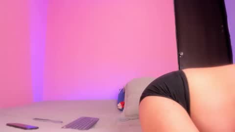 Emmi online show from 12/04/25, 03:38