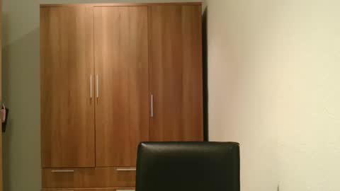 emmie online show from 12/04/24, 08:45