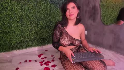Snapshot of emmiily_z chatting on 03/12/25, 06:40 Emmiily online show from 03/12/25, 06:40