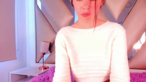 Snapshot of emmily_evans_ chatting on 01/13/25, 04:08 emmily_evans_ online show from 01/13/25, 04:08