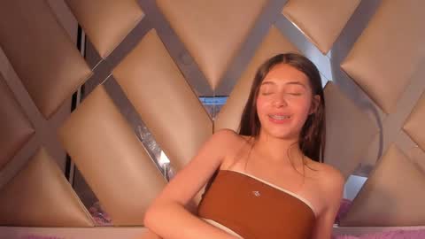 Snapshot of emmily_evans_ chatting on 02/07/25, 05:07 emmily_evans_ online show from 02/07/25, 05:07