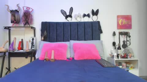 Snapshot of emmily_giraldo chatting on 01/22/25, 11:56 online show from 01/22/25, 11:56