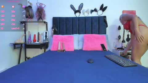 Snapshot of emmily_giraldo chatting on 02/10/25, 11:46 online show from 02/10/25, 11:46