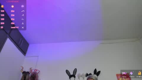 Snapshot of emmily_giraldo chatting on 03/11/25, 03:12 online show from 03/11/25, 03:12