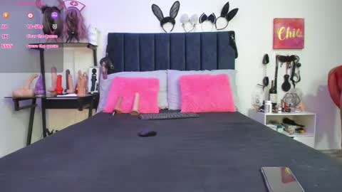 Snapshot of emmily_giraldo chatting on 03/12/25, 12:04 online show from 03/12/25, 12:04