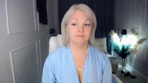 emmmam online show from 10/22/25, 02:17