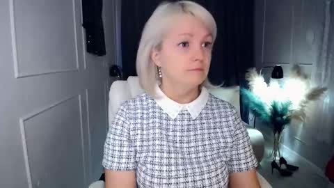 emmmam online show from 11/21/25, 10:03