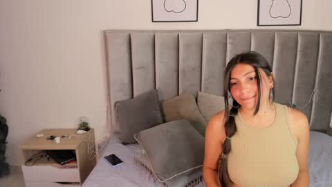 Snapshot of emmy_turnner chatting on 01/11/25, 03:09 Emily Laila online show from 01/11/25, 03:09
