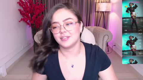 Snapshot of emmy_walker1 chatting on 01/21/25, 11:03 Emmy Walker online show from 01/21/25, 11:03