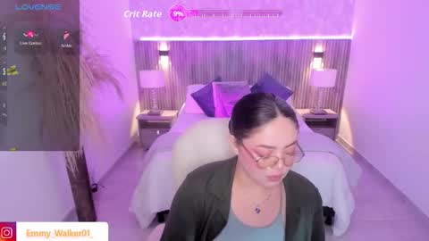 Emmy Walker online show from 10/17/25, 11:02