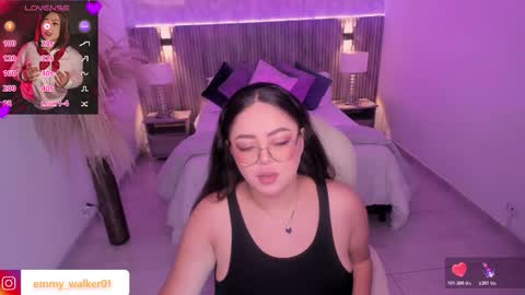 Emmy Walker online show from 11/07/25, 11:10