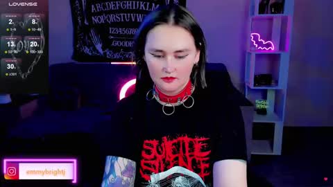 Emmy Bright     50  online show from 03/11/25, 09:34