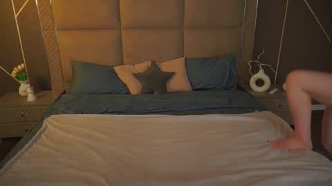 E M M Y online show from 10/08/25, 07:06