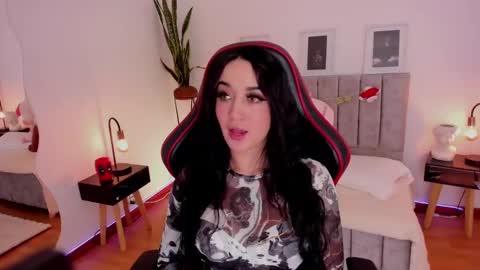 Emmy Evans  online show from 12/28/24, 08:15