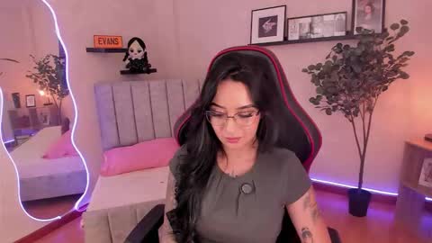 Emmy Evans  online show from 09/10/25, 07:47