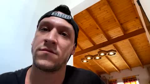 EMO online show from 11/06/25, 01:12