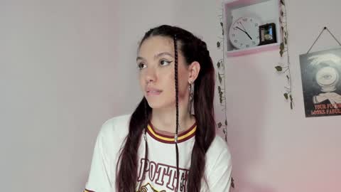 Snapshot of emperatriiiz chatting on 12/25/24, 09:54 Emperatriz online show from 12/25/24, 09:54