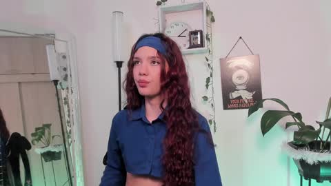 Snapshot of emperatriiiz chatting on 01/17/25, 08:11 Emperatriz online show from 01/17/25, 08:11