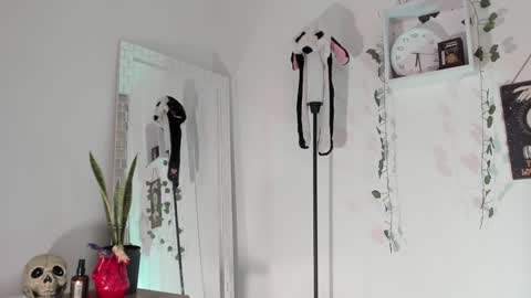 Snapshot of emperatriiiz chatting on 01/25/25, 11:32 Emperatriz online show from 01/25/25, 11:32