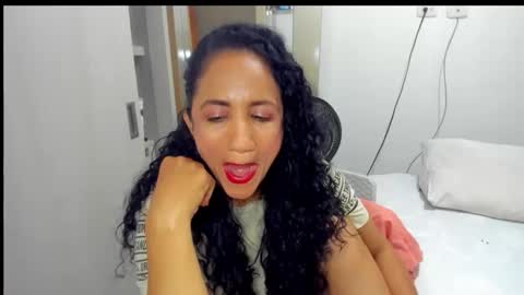 emperatriztapia online show from 11/06/25, 10:54