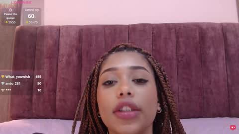Snapshot of emy_leon chatting on 02/20/25, 10:48 Emy online show from 02/20/25, 10:48