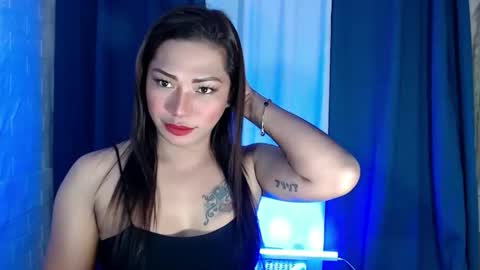 Snapshot of enchantressjenieghxxx chatting on 10/17/25, 11:46 Jeniegh online show from 10/17/25, 11:46