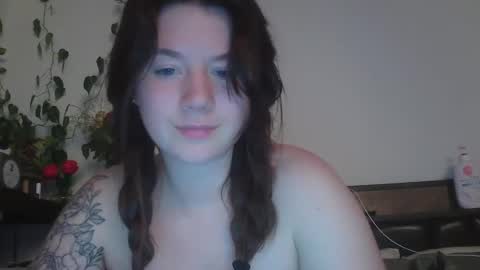 Snapshot of endlesslyevie chatting on 02/22/25, 01:44 endlessly evie online show from 02/22/25, 01:44