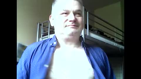 Snapshot of englishguysurrey chatting on 01/24/25, 11:59 englishguysurrey online show from 01/24/25, 11:59