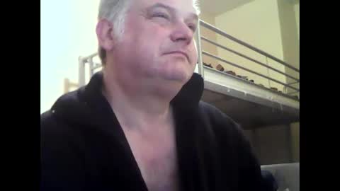 englishguysurrey online show from 10/16/25, 05:41