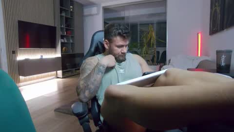 Erik online show from 10/17/25, 05:48