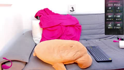 Snapshot of enrique_villa23 chatting on 01/04/25, 08:16 enrique online show from 01/04/25, 08:16