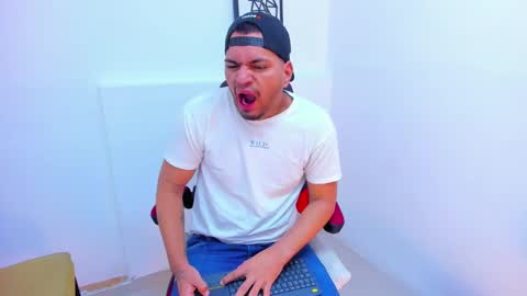 Snapshot of enrique_villa23 chatting on 01/20/25, 12:07 enrique online show from 01/20/25, 12:07