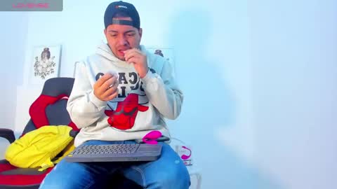 Snapshot of enrique_villa23 chatting on 01/27/25, 12:48 enrique online show from 01/27/25, 12:48