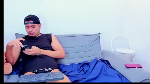 Snapshot of enrique_villa23 chatting on 02/12/25, 06:19 enrique online show from 02/12/25, 06:19