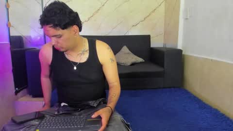 Snapshot of enrique_villa23 chatting on 09/15/25, 12:38 enrique online show from 09/15/25, 12:38