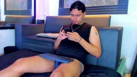 Snapshot of enrique_villa23 chatting on 09/21/25, 12:51 enrique online show from 09/21/25, 12:51