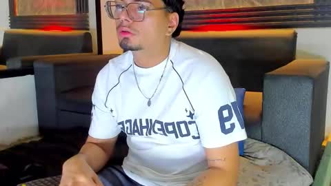 Snapshot of enrique_villa23 chatting on 09/22/25, 12:07 enrique online show from 09/22/25, 12:07