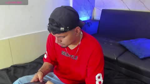 Snapshot of enrique_villa23 chatting on 09/29/25, 12:43 enrique online show from 09/29/25, 12:43