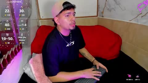 Snapshot of enrique_villa23 chatting on 10/02/25, 12:23 enrique online show from 10/02/25, 12:23