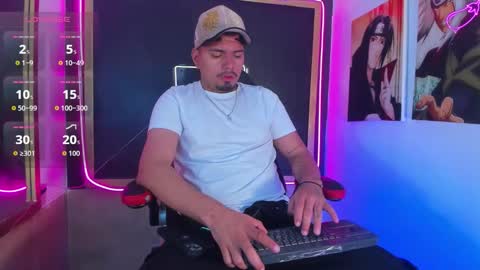 Snapshot of enrique_villa23 chatting on 10/17/25, 01:03 enrique online show from 10/17/25, 01:03