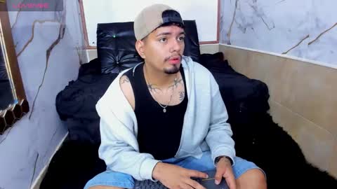 Snapshot of enrique_villa23 chatting on 10/20/25, 12:27 enrique online show from 10/20/25, 12:27