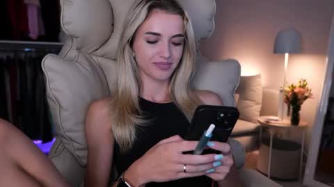 entya online show from 09/10/25, 05:40