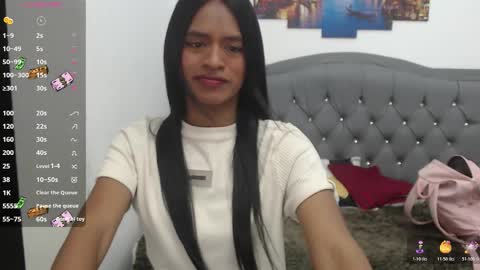 Snapshot of enyelin chatting on 11/15/25, 12:34 Enyenlina online show from 11/15/25, 12:34