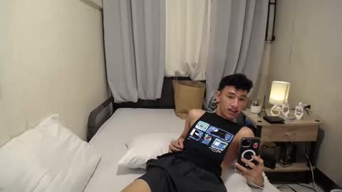 Snapshot of enzinoxx2024 chatting on 09/18/25, 01:02 enzo online show from 09/18/25, 01:02