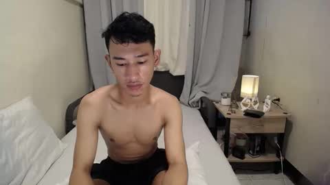 Snapshot of enzinoxx2024 chatting on 09/23/25, 07:33 enzo online show from 09/23/25, 07:33