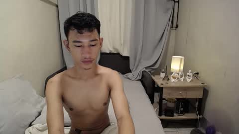 Snapshot of enzinoxx2024 chatting on 09/29/25, 04:01 enzo online show from 09/29/25, 04:01