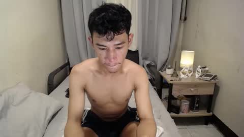 Snapshot of enzinoxx2024 chatting on 10/12/25, 03:11 enzo online show from 10/12/25, 03:11