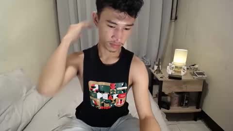 Snapshot of enzinoxx2024 chatting on 10/16/25, 11:33 enzo online show from 10/16/25, 11:33