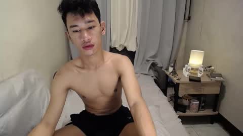 Snapshot of enzinoxx2024 chatting on 10/17/25, 11:13 enzo online show from 10/17/25, 11:13